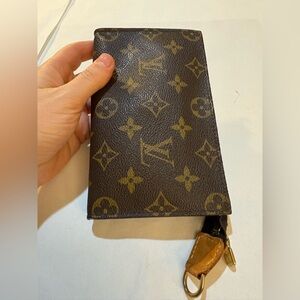 Louis Vuitton Monogram wrislet in Brown and Gold